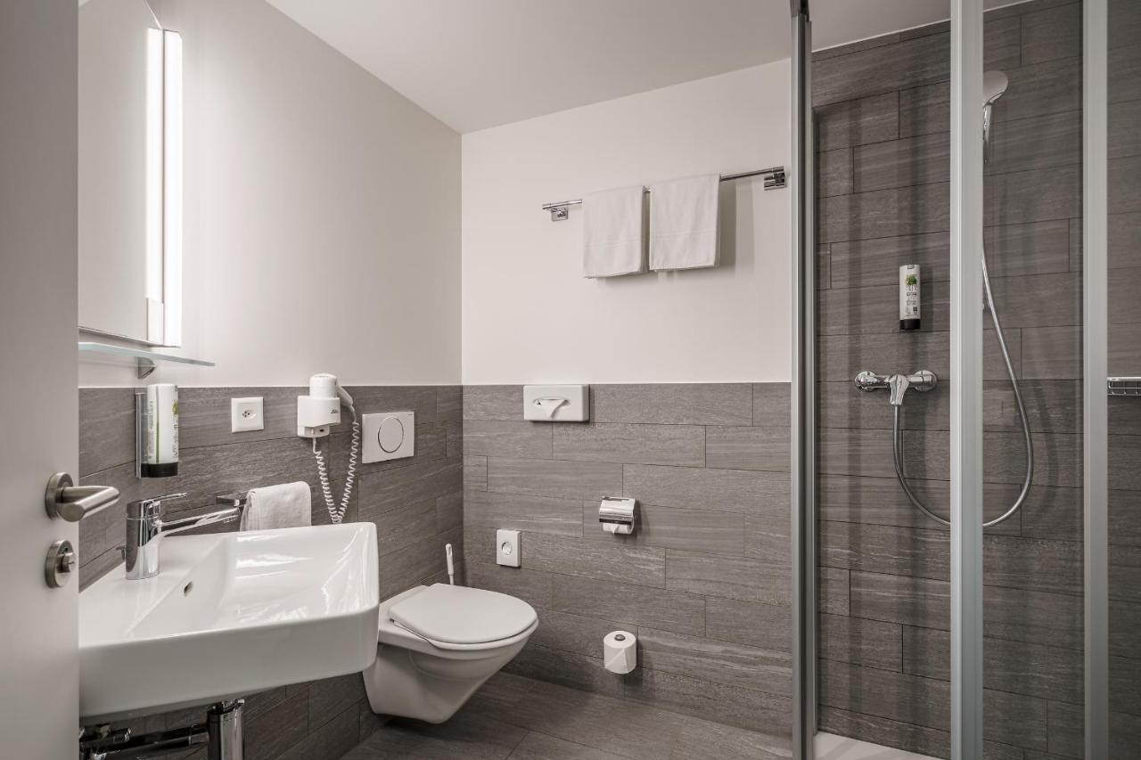 Superior Twin Room Air Conditioning
