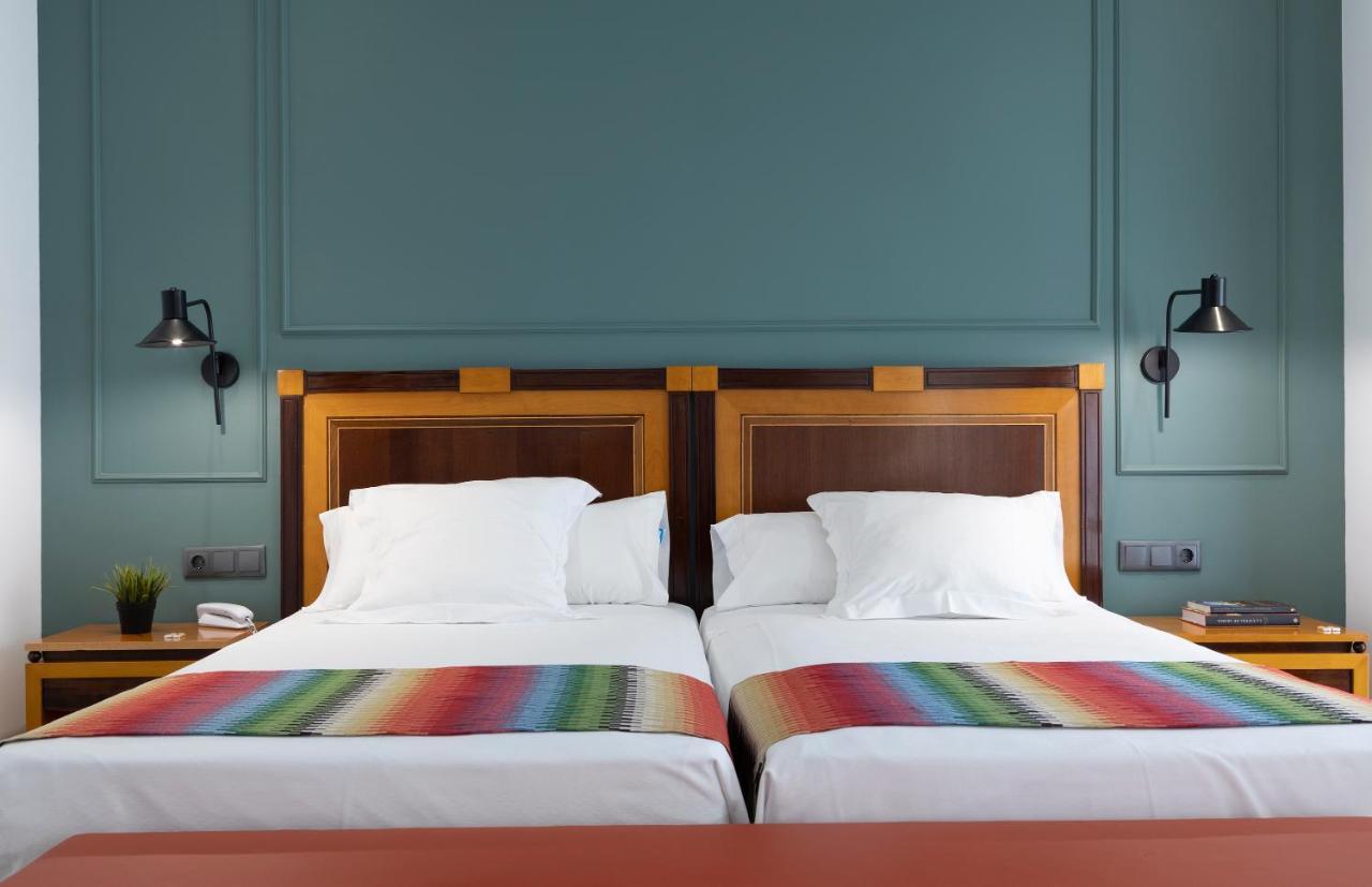 Twin Room,944515363:JPEG