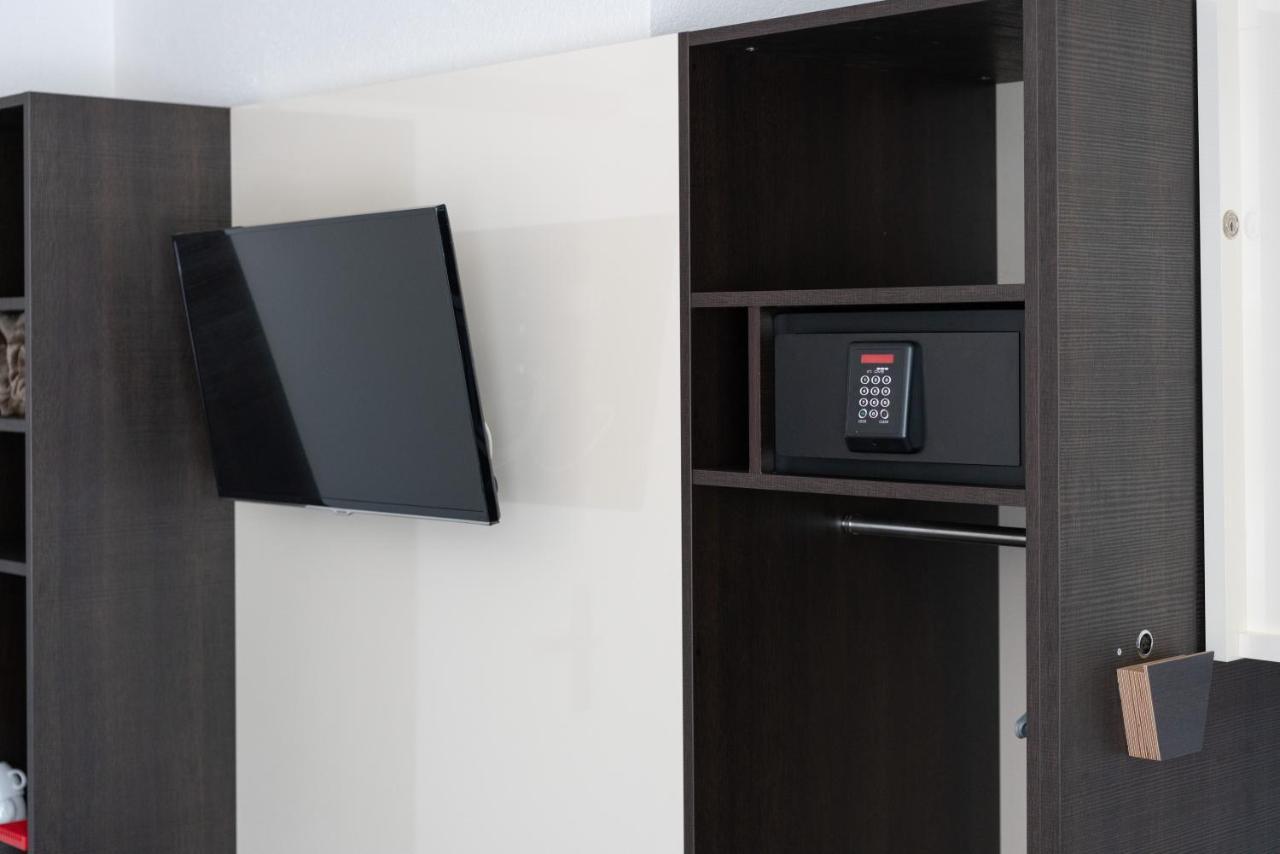 Single Room Air Conditioning