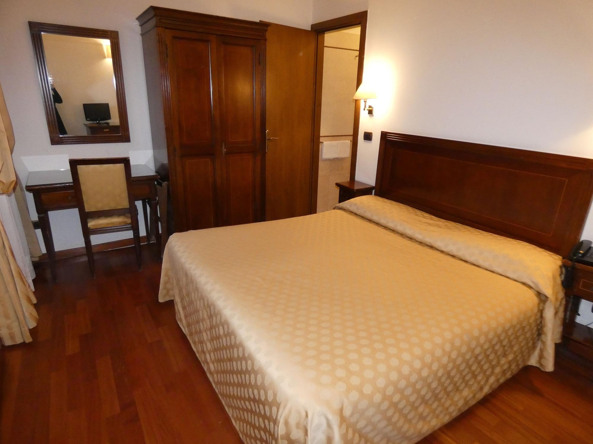 Superior Double Room Canal View
