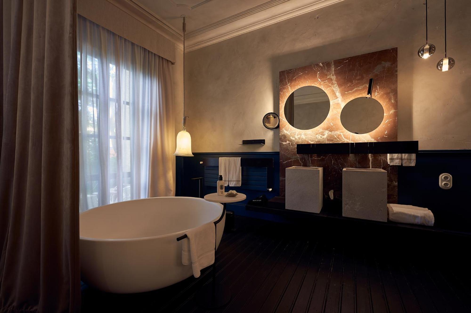 Premium Suite