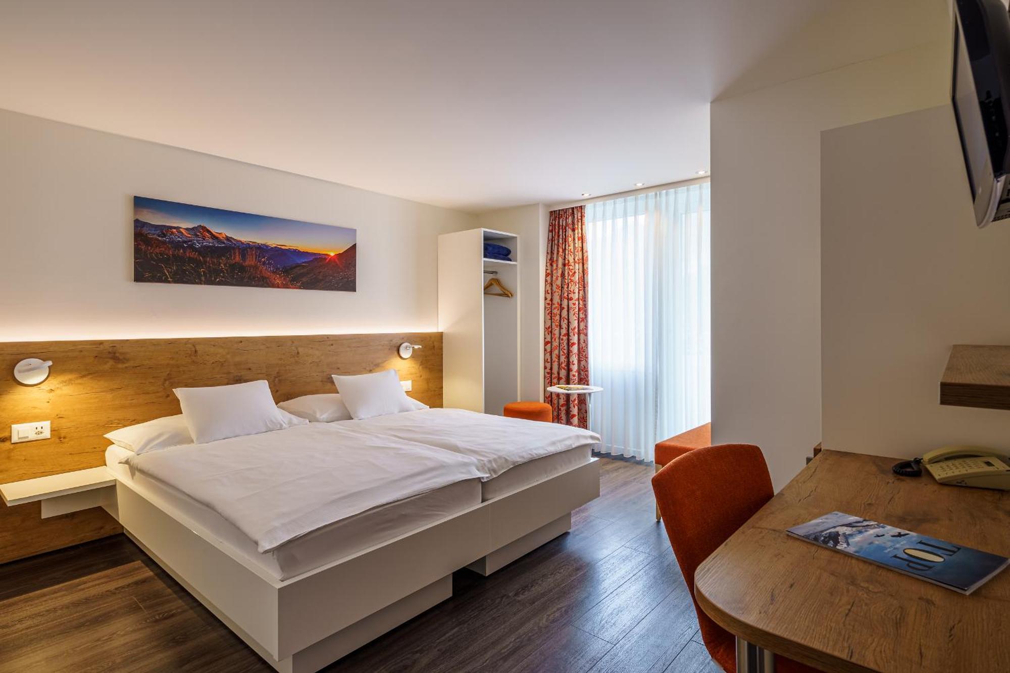 Superior Twin Room Air Conditioning