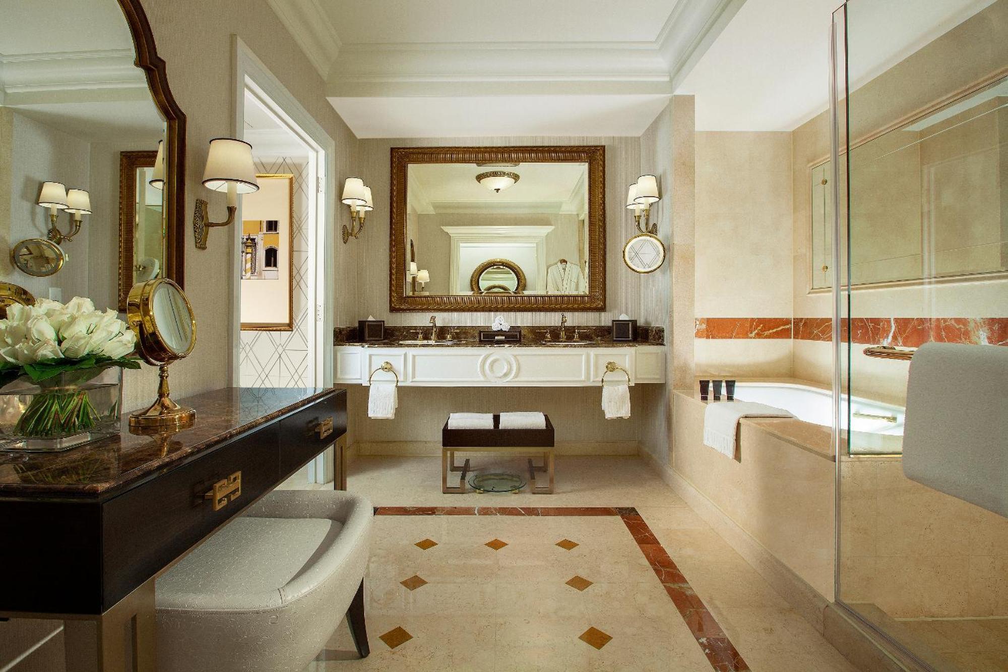 Famiglia Suite