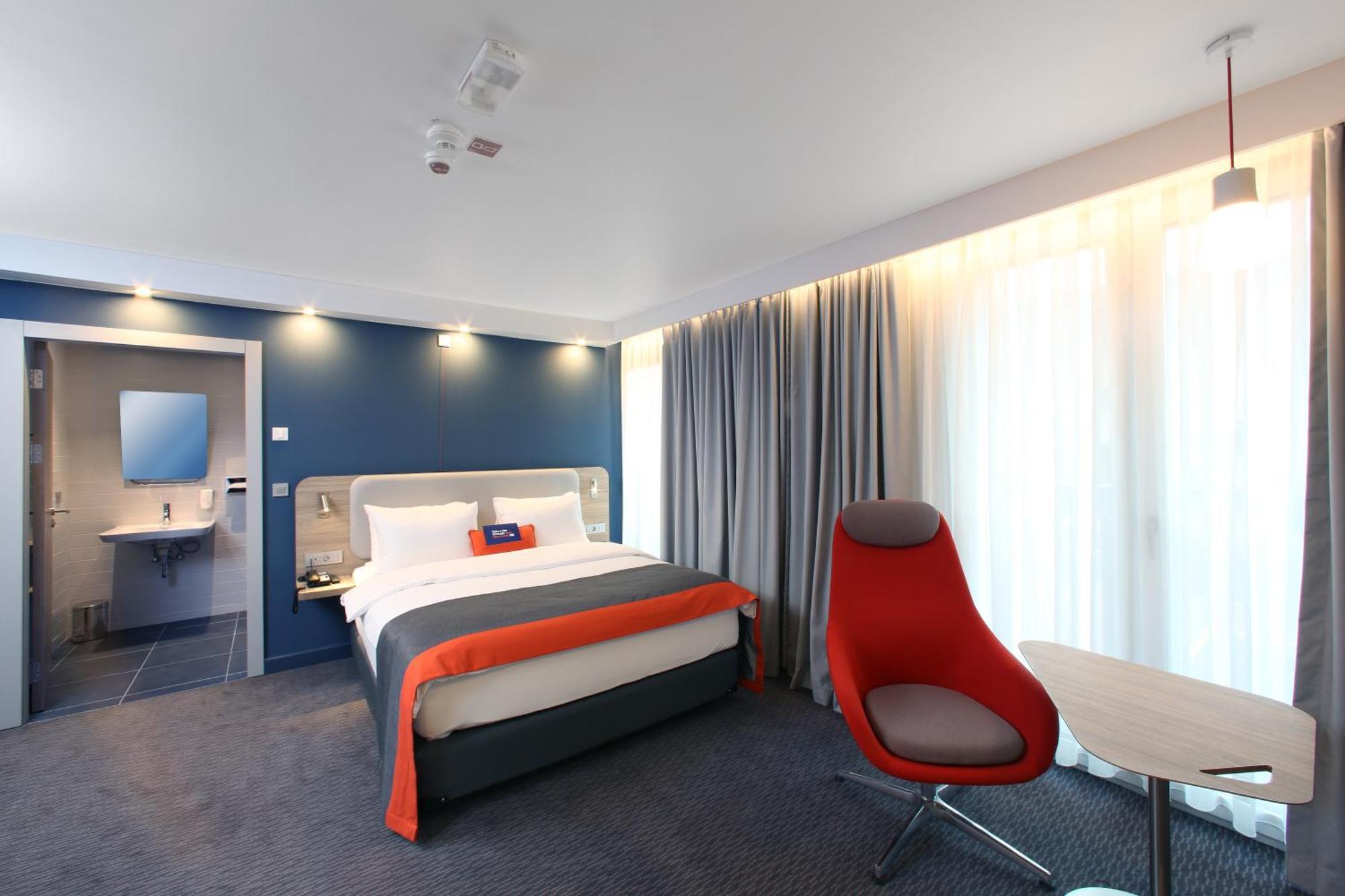 Standard Queen Room Accessible,1284967936:JPEG