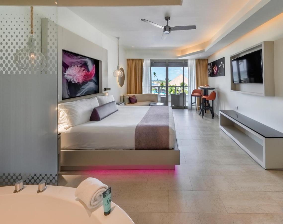 Luxe Junior Suite met Uitzocht op de Oceaan en toegang tot de Diamond Club