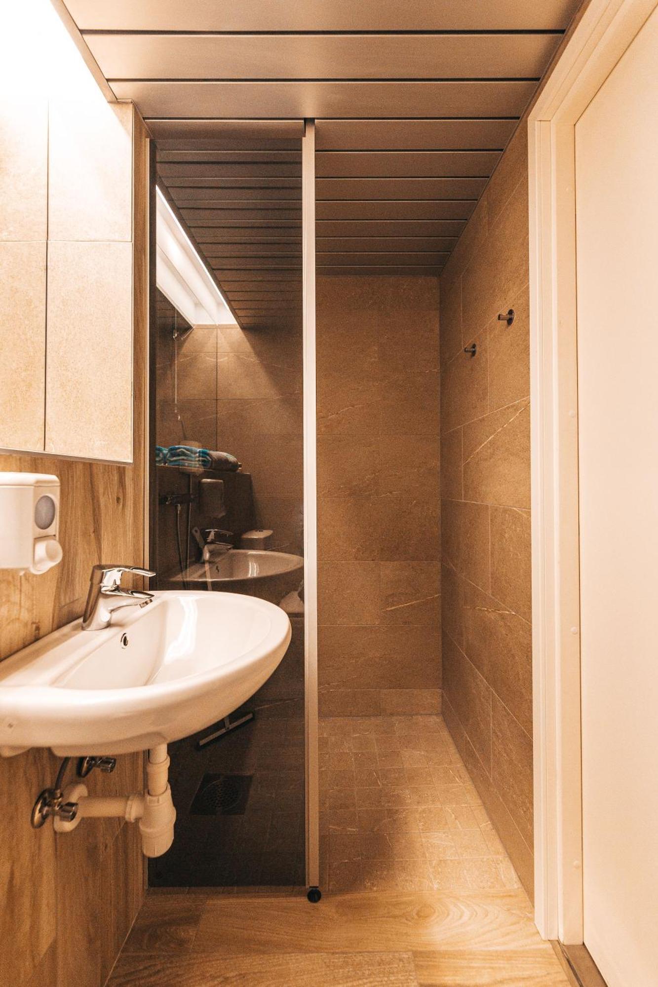 Superior Twin Room City View No pets allowed,1436152951:JPEG