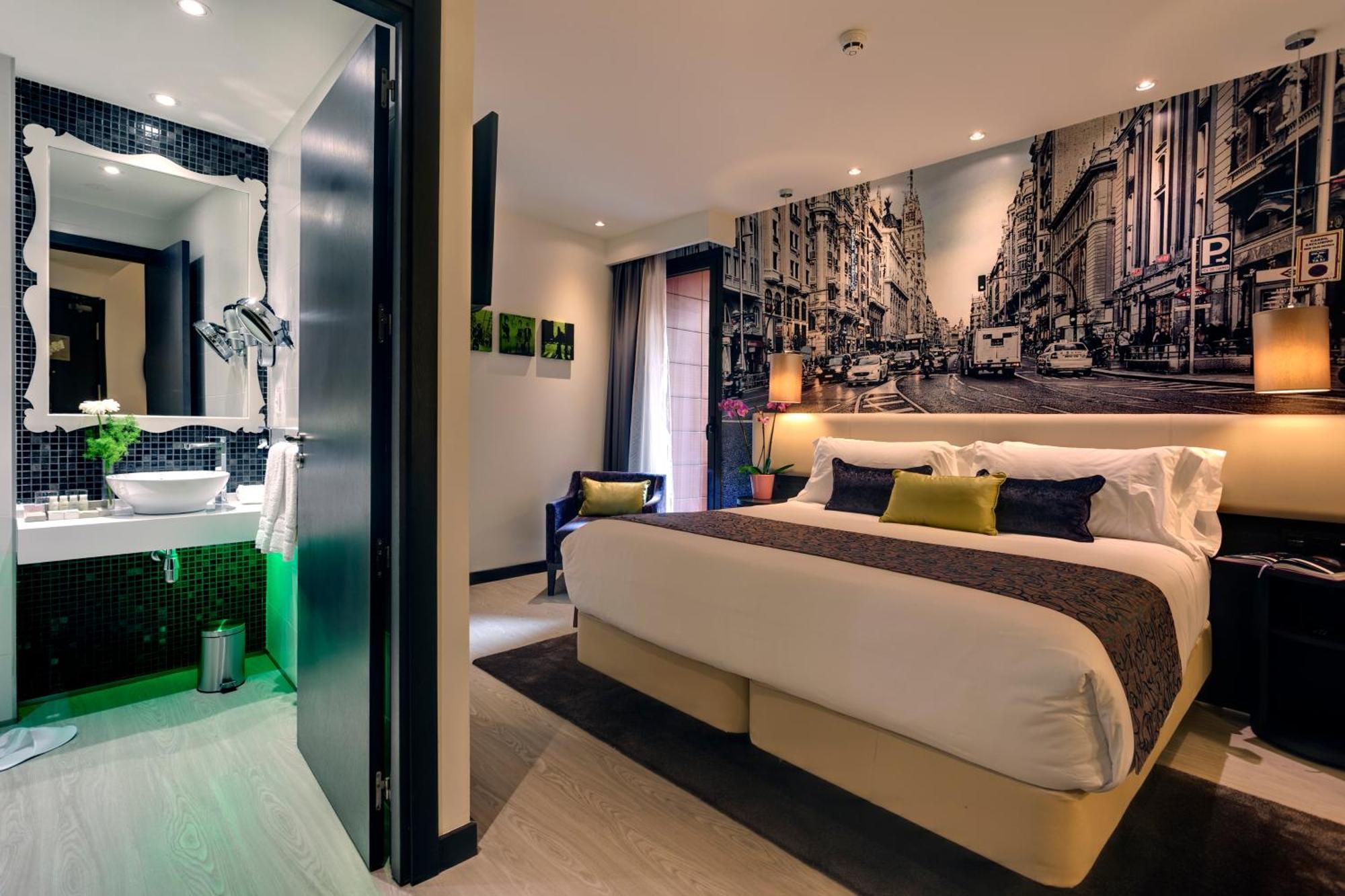 Standard Twin Room Two Twin Beds