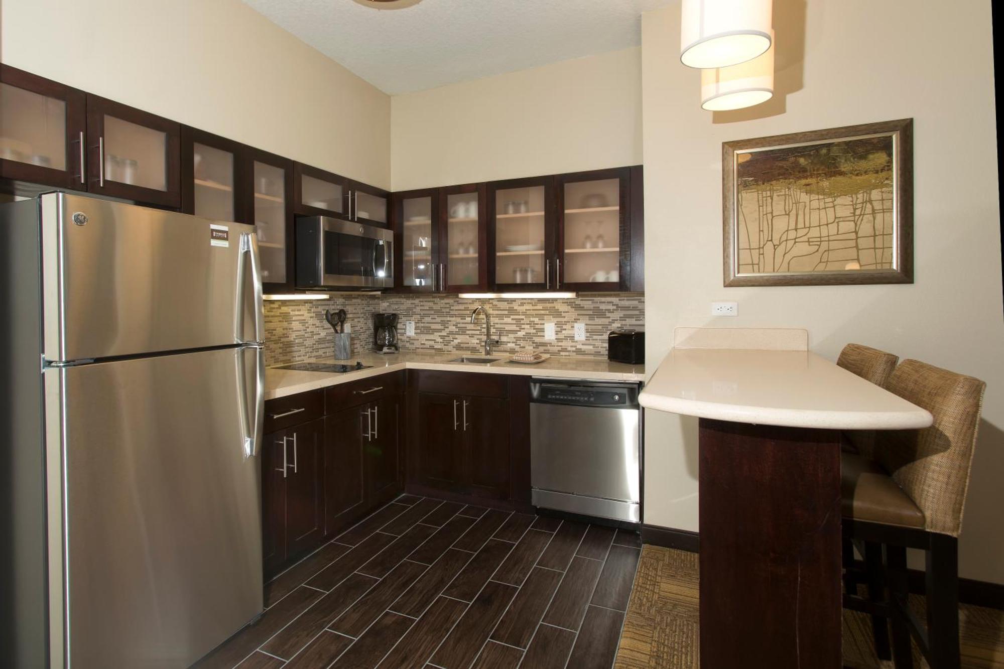 One-Bedroom Queen Suite