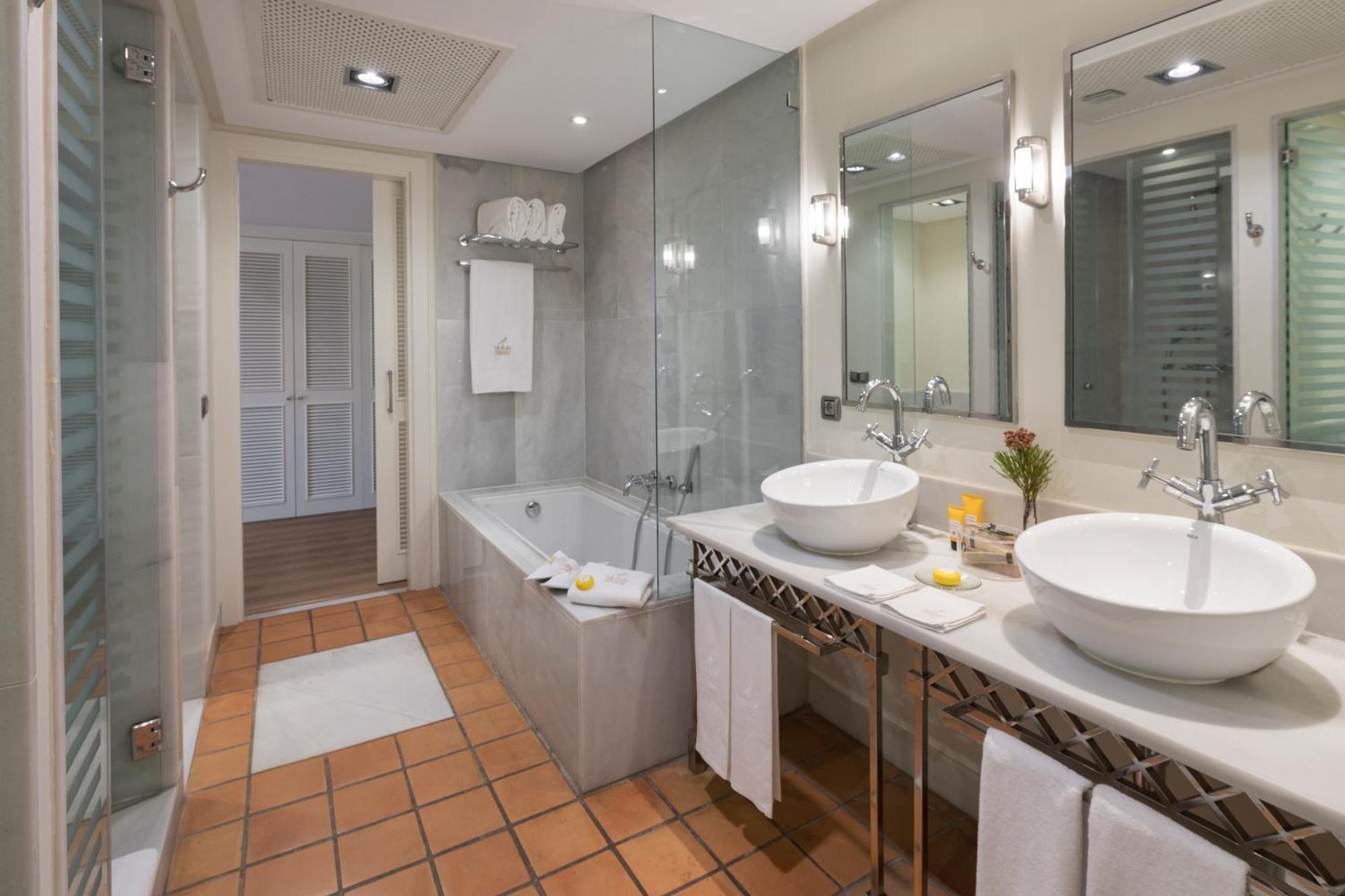 Junior Suite mit Gartenblick (2 Erwachsene)