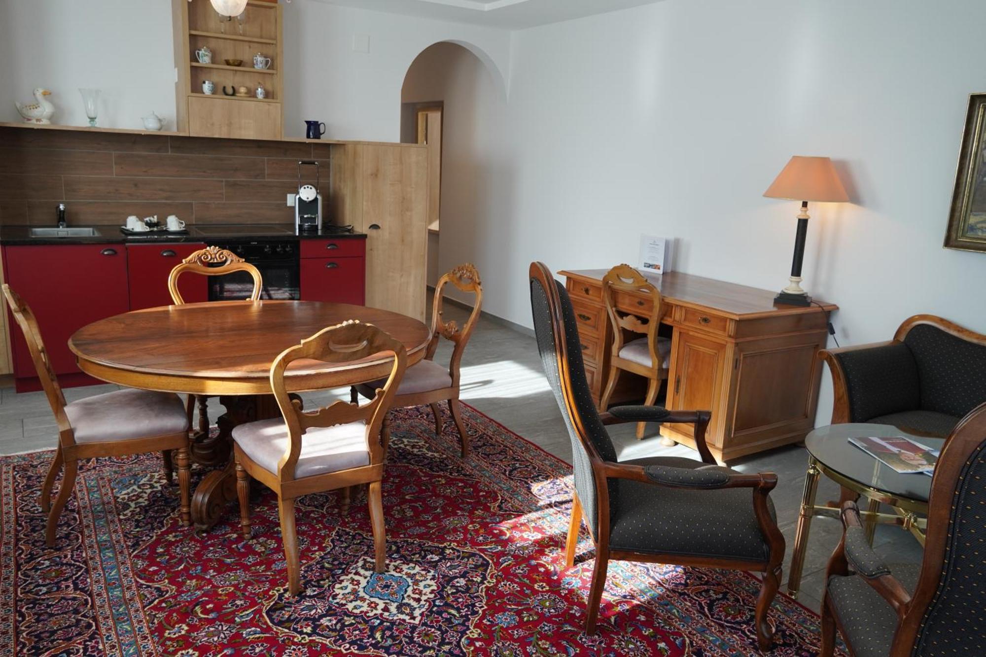 Signature Suite