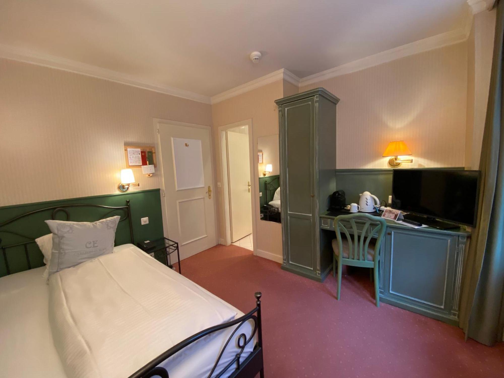 Classic Single Room