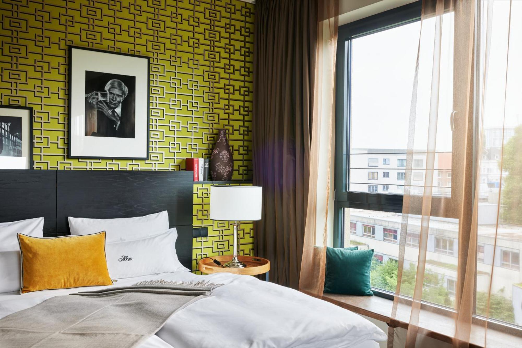 George Junior Suite
