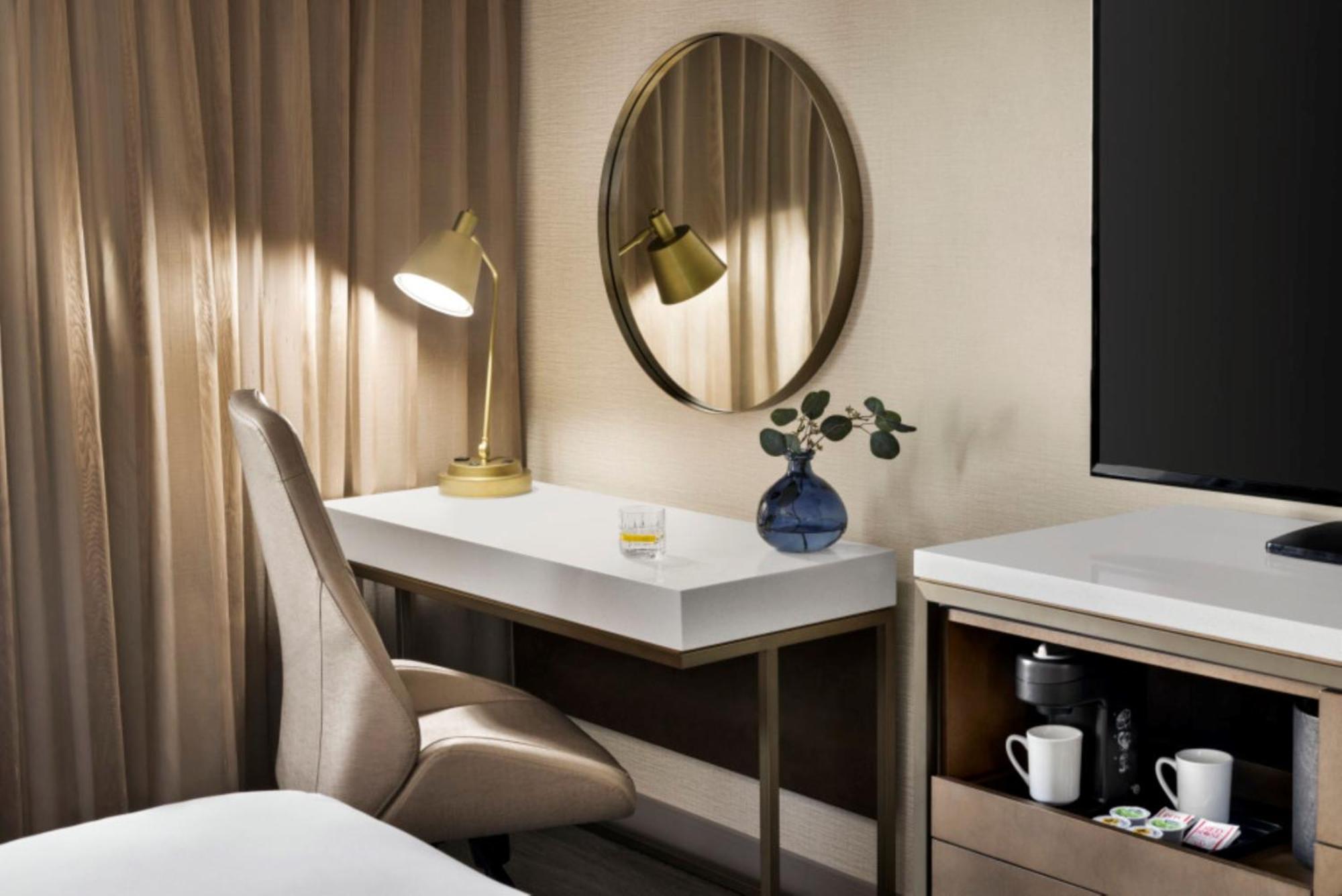 Standard Queen Room with Roll-In Shower - Disability Access