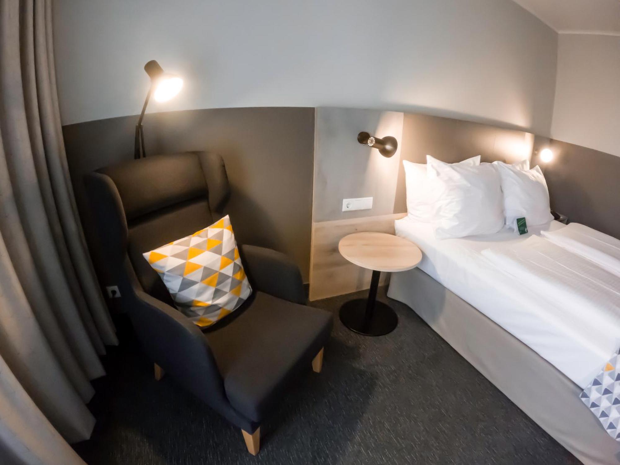 Premium Zimmer mit Queensize-Bett und Balkon