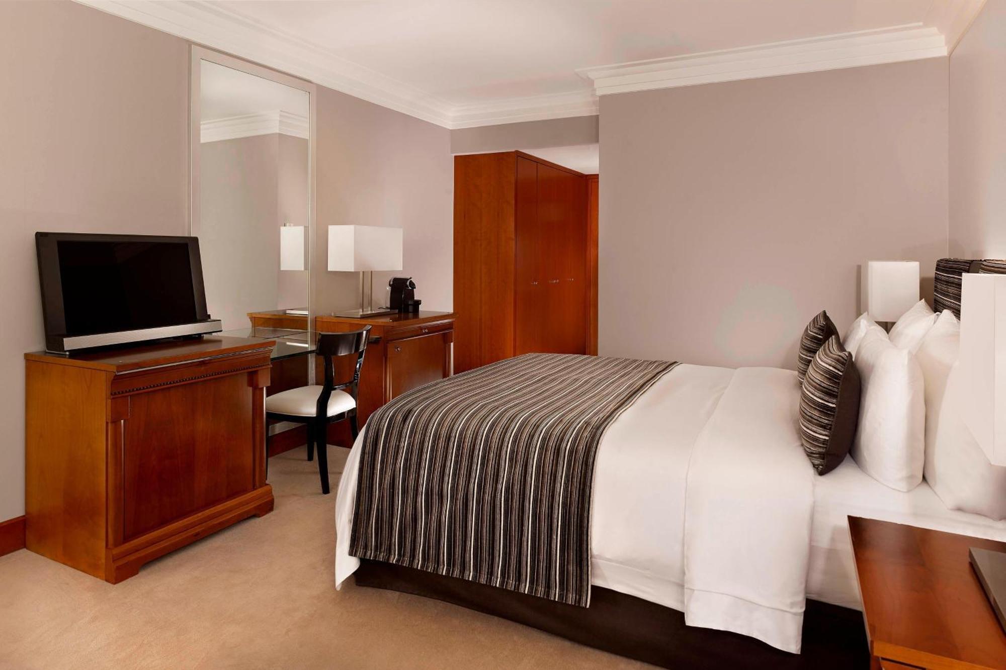Superior King or Twin Room City View