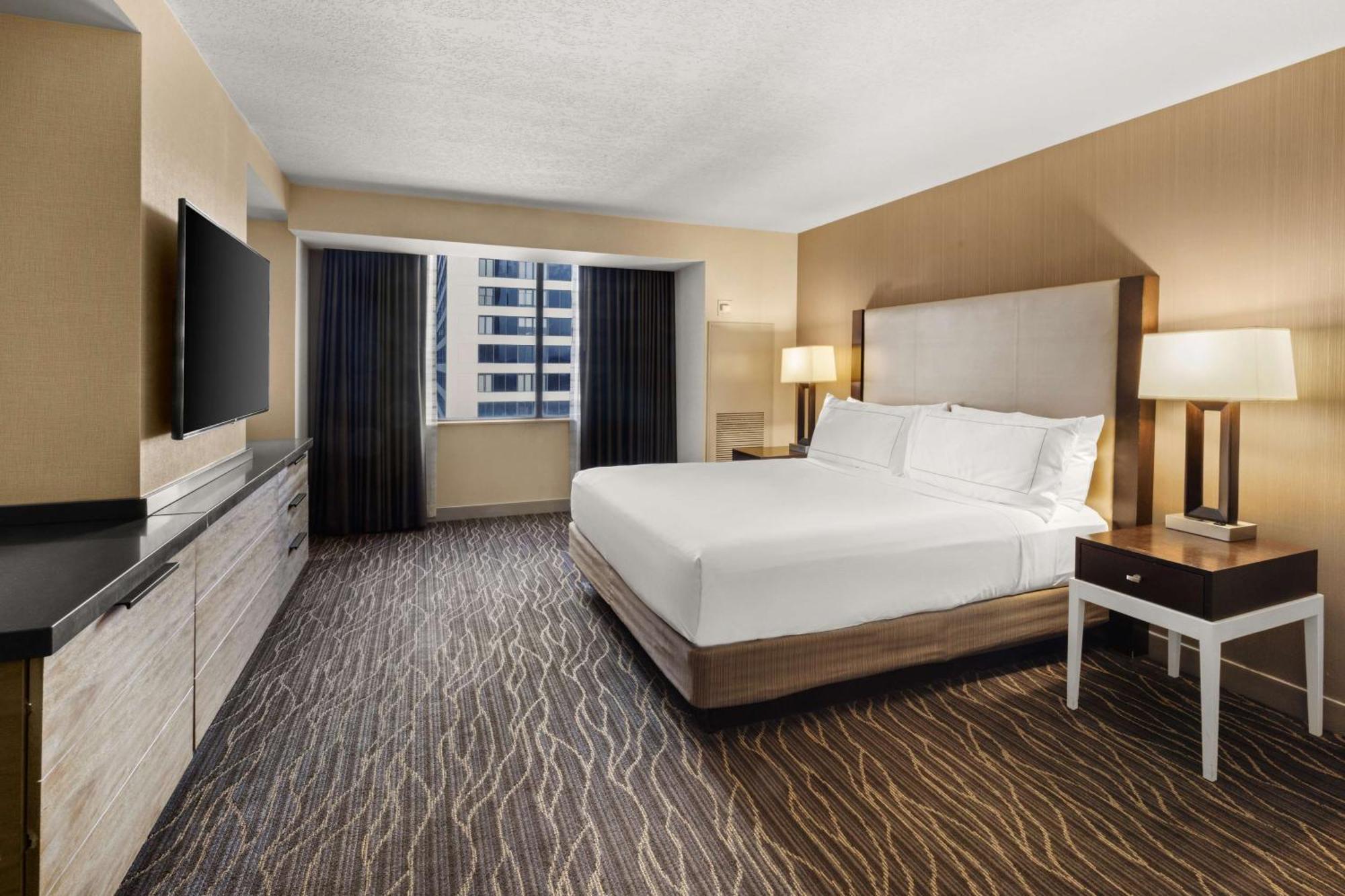 Junior King Suite with Seating Area