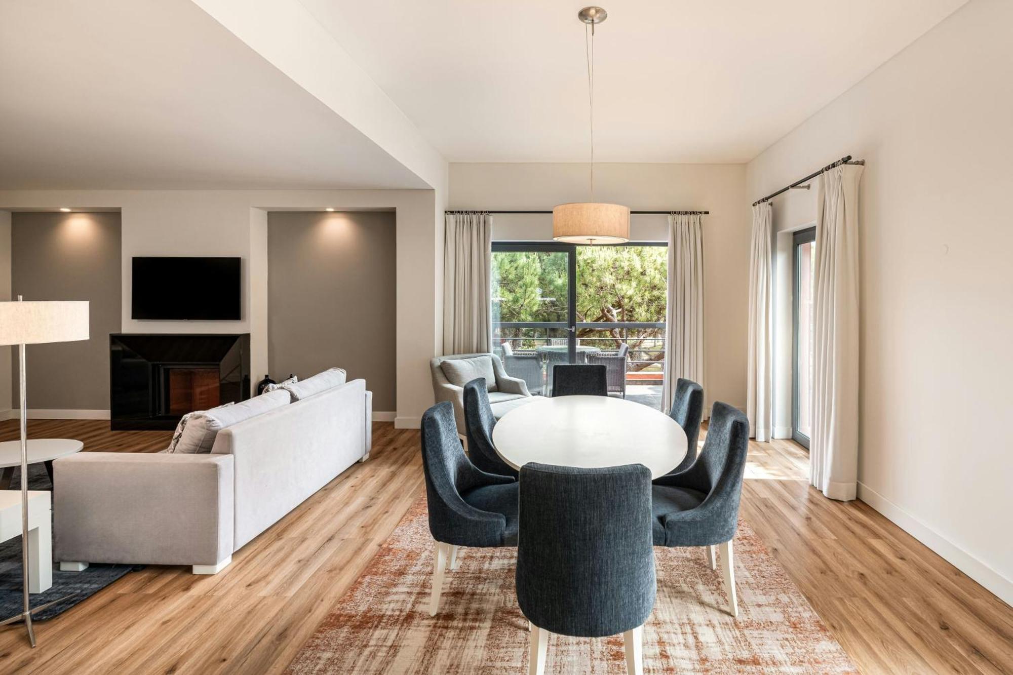 Superior Two-Bedroom Suite Balcony Garden View