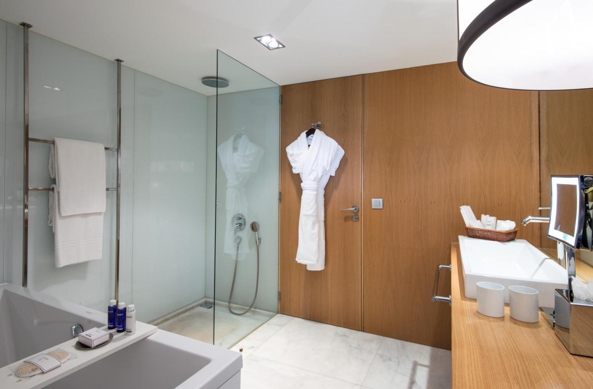 Suite Júnior King com Varanda e Vista Campo de Golfe