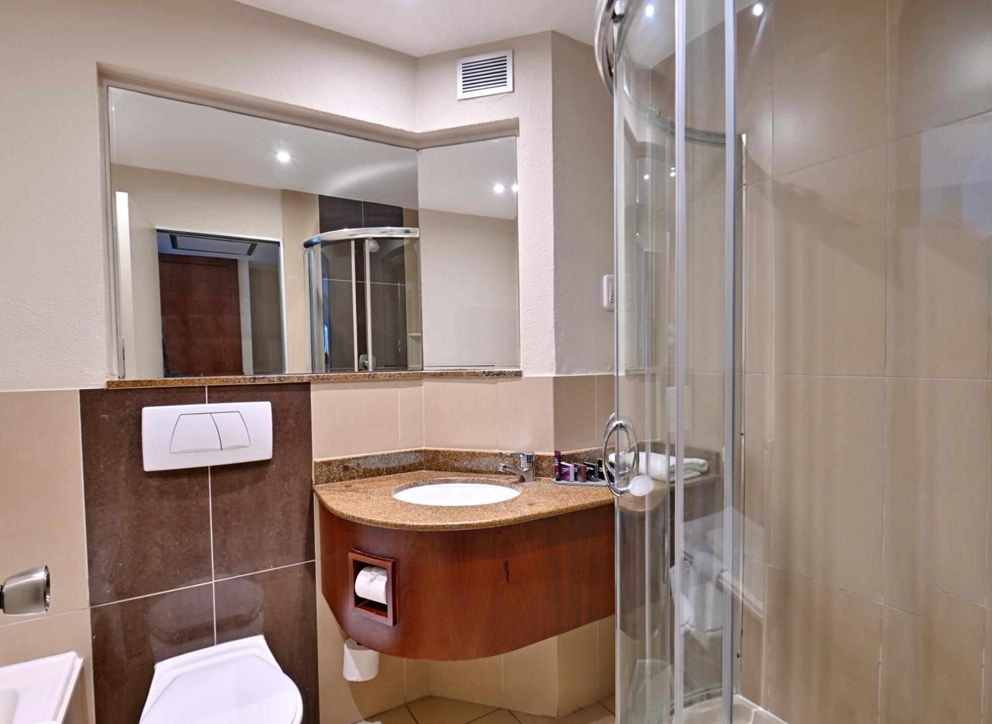 Family Room,1699290875:JPEG