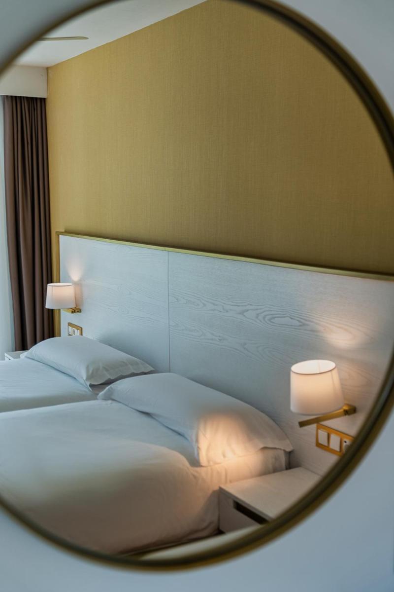 Standard Double or Twin Room Balcony