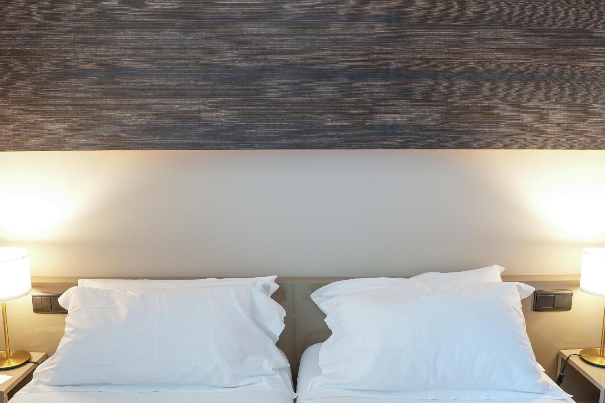 Double Room Overlooking the Place