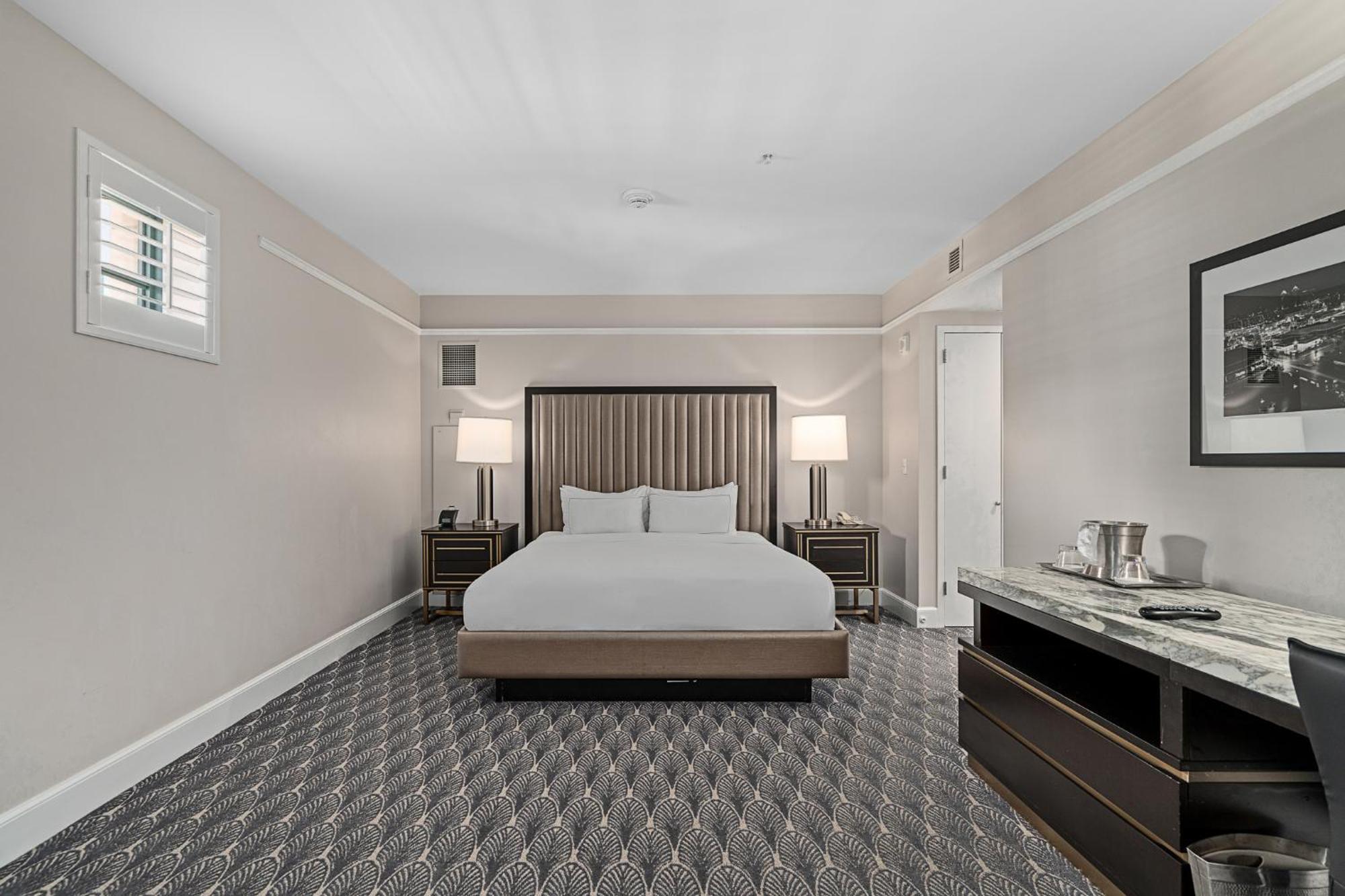 One-Bedroom King Suite