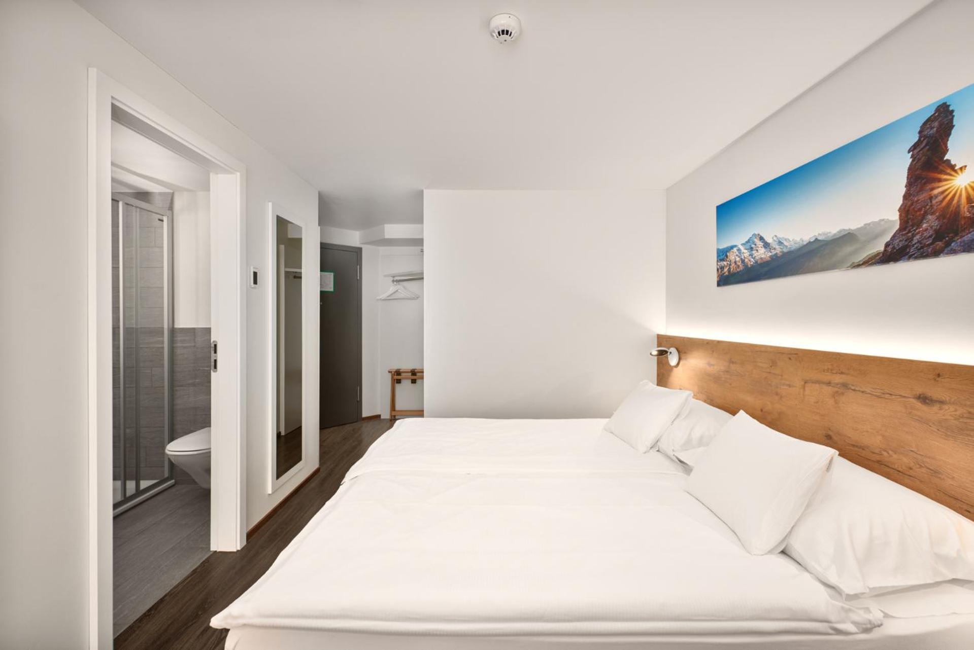 Superior Twin Room Air Conditioning