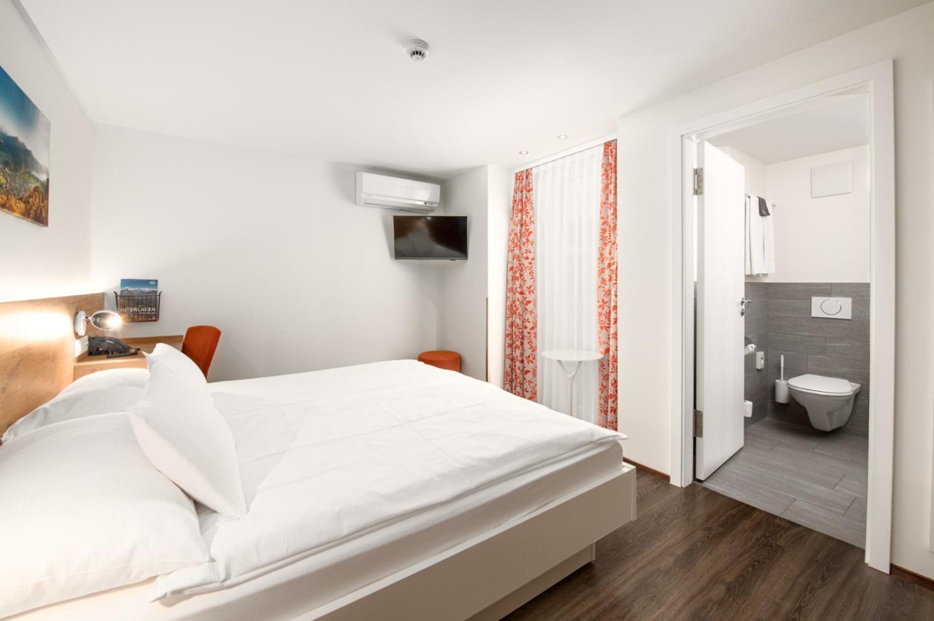 Superior Twin Room Air Conditioning