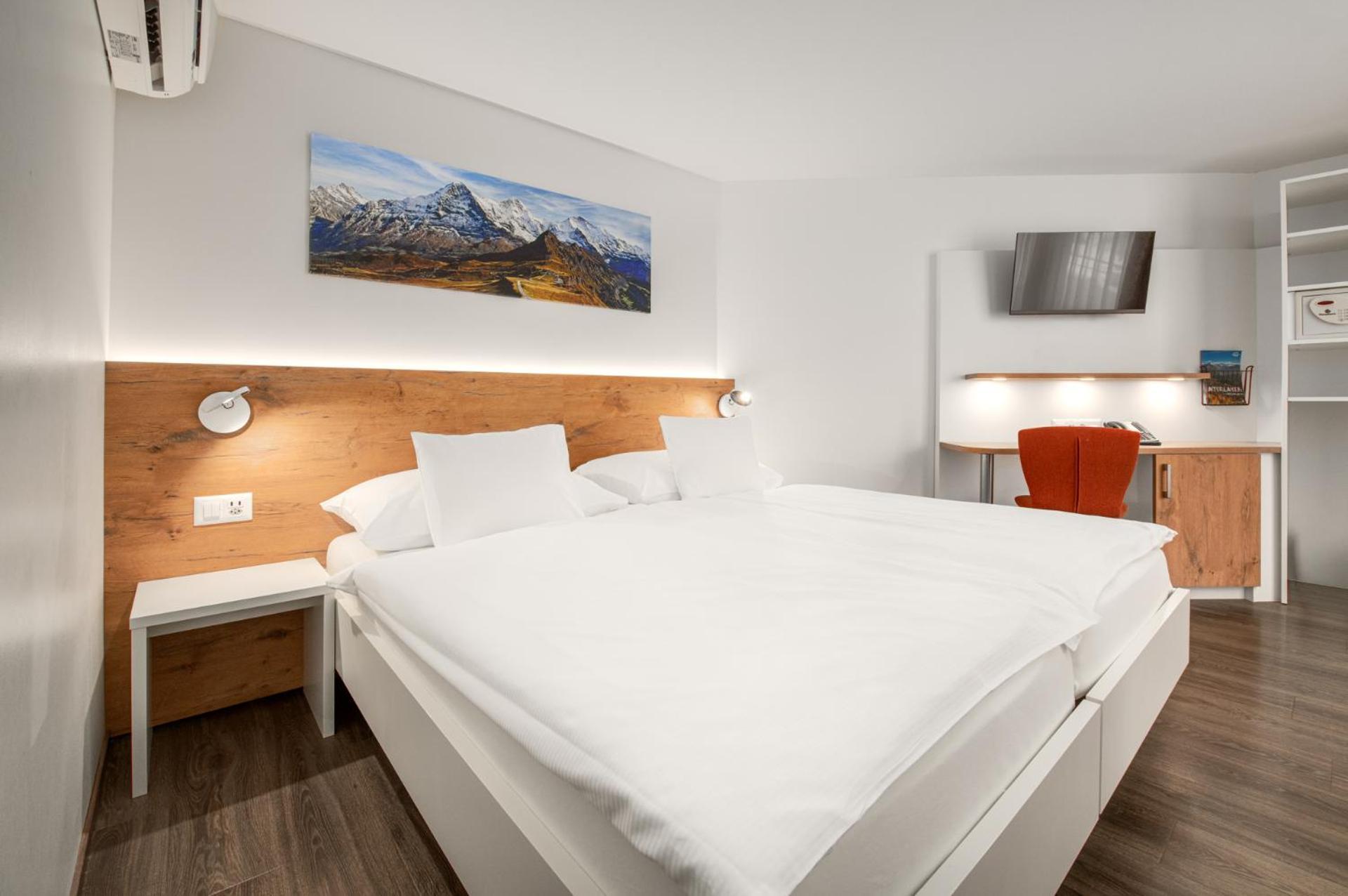 Superior Twin Room Air Conditioning