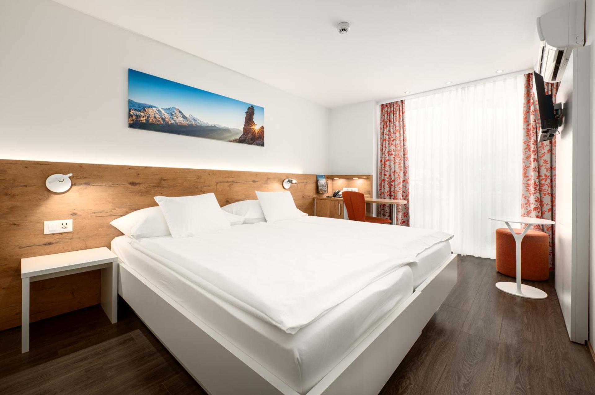 Superior Twin Room Air Conditioning