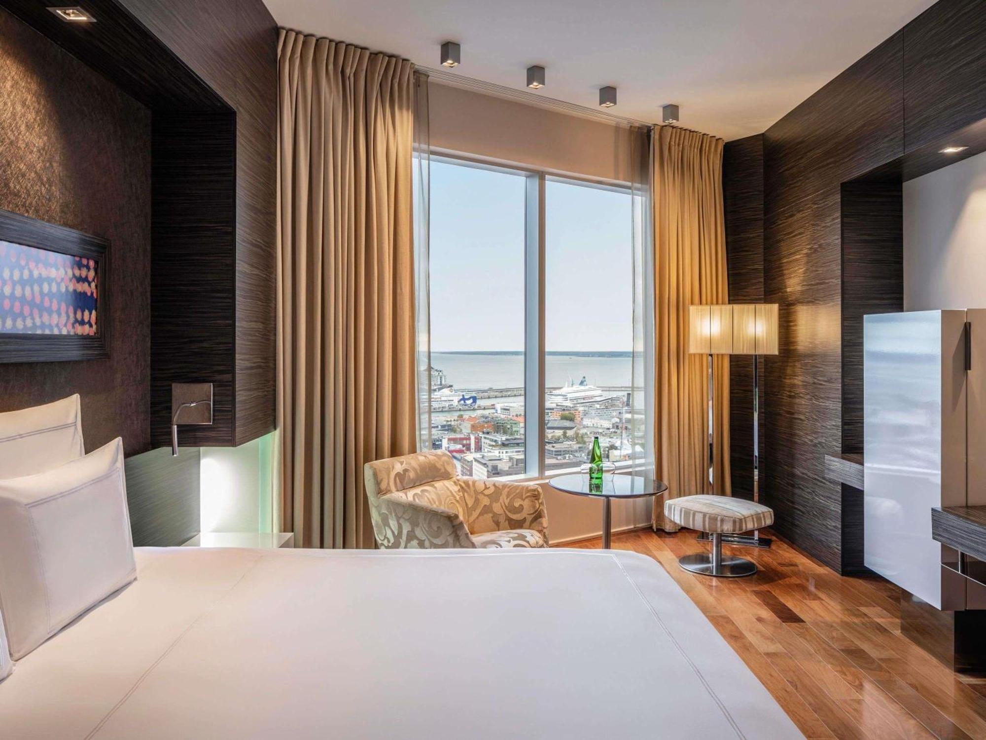 Grande King Room