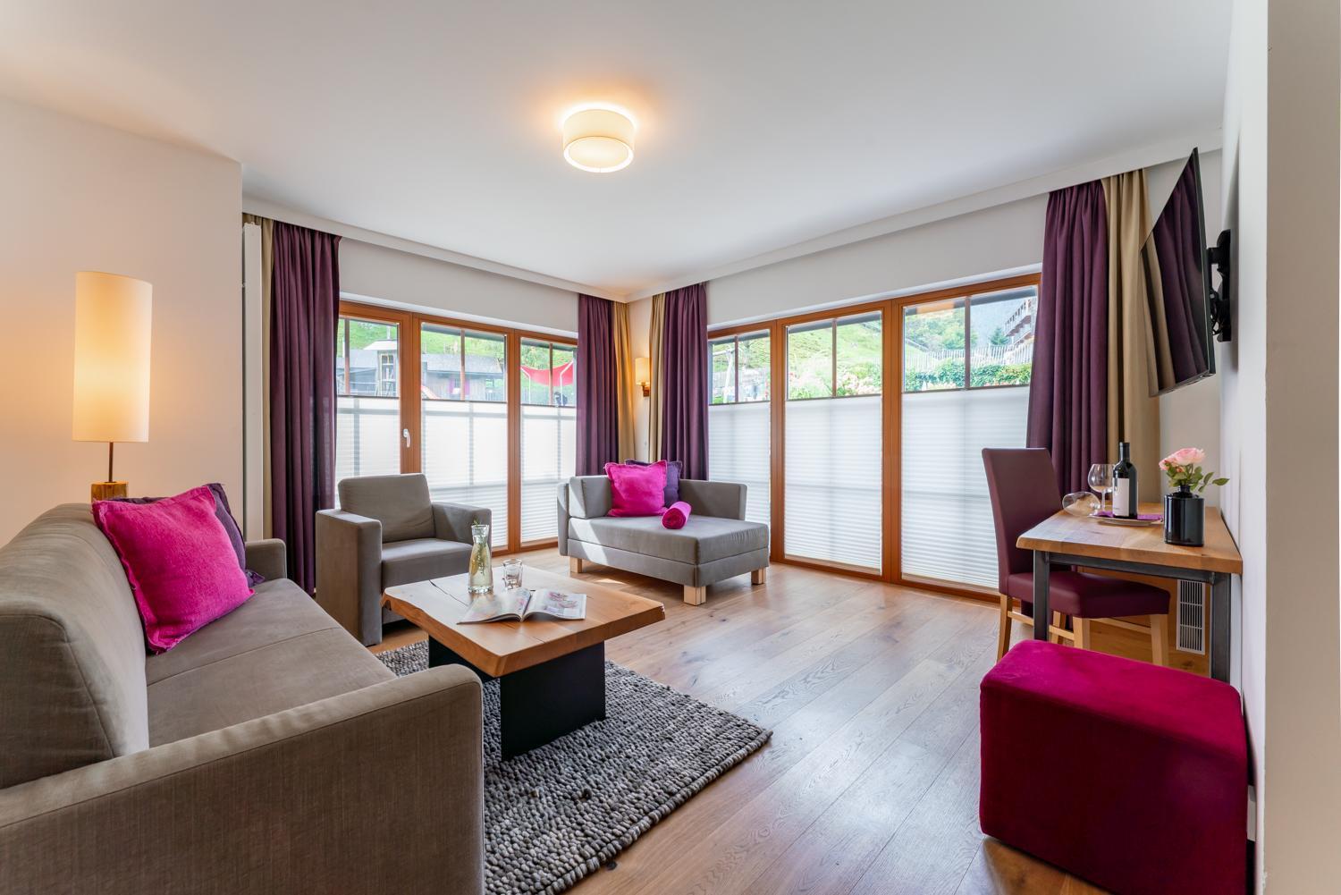 Comfort One-Bedroom Suite Terrace