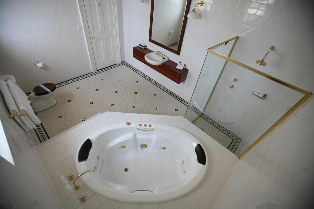 Executive Heritage Two-Bedroom Spa Suite,666043932:JPEG