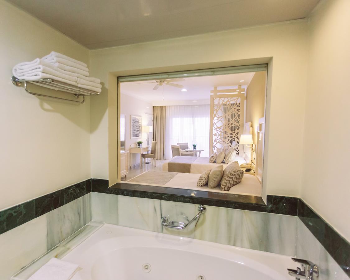 Deluxe Junior Suite mit Blick aufs Schloss (3 Erwachsene + 2 Kinder)