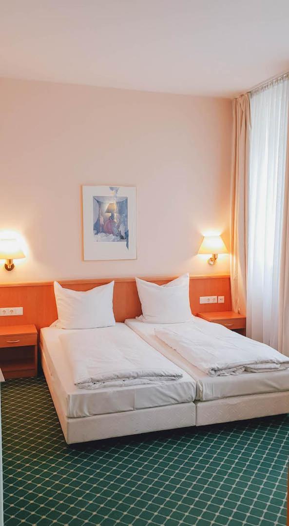 Tweepersoonskamer met 1 of 2 Bedden en Eigen Badkamer