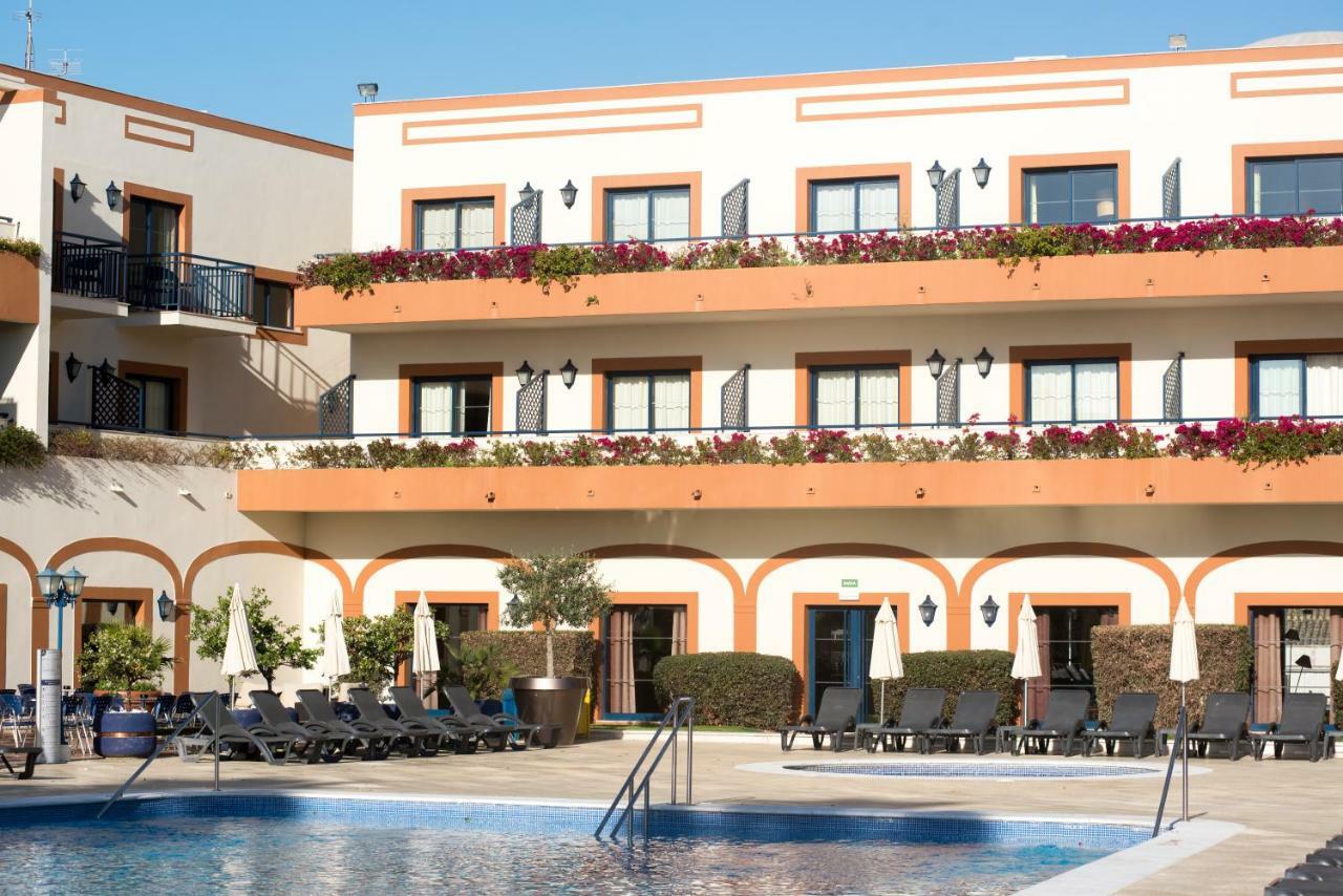 Twin Room Pool View