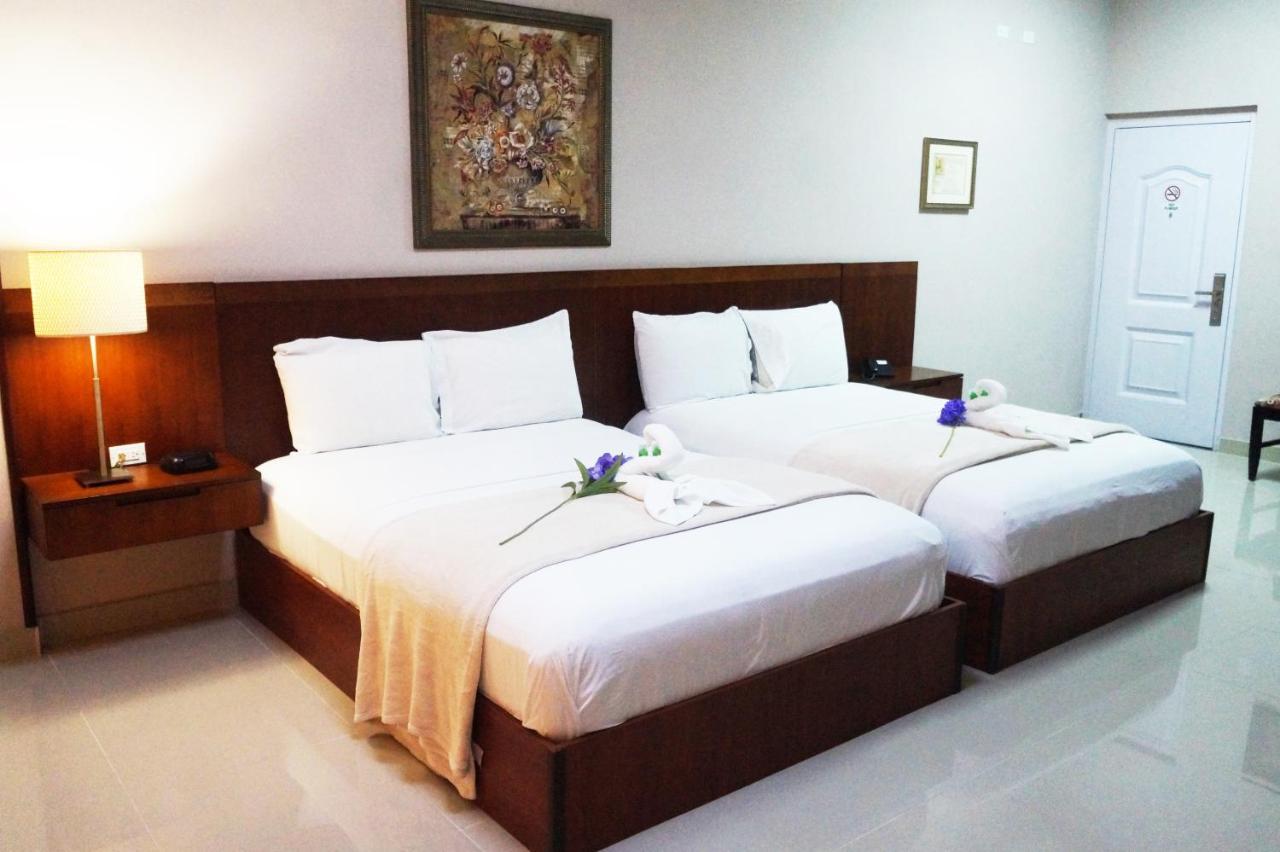 Deluxe Queen Room Two Queen Beds