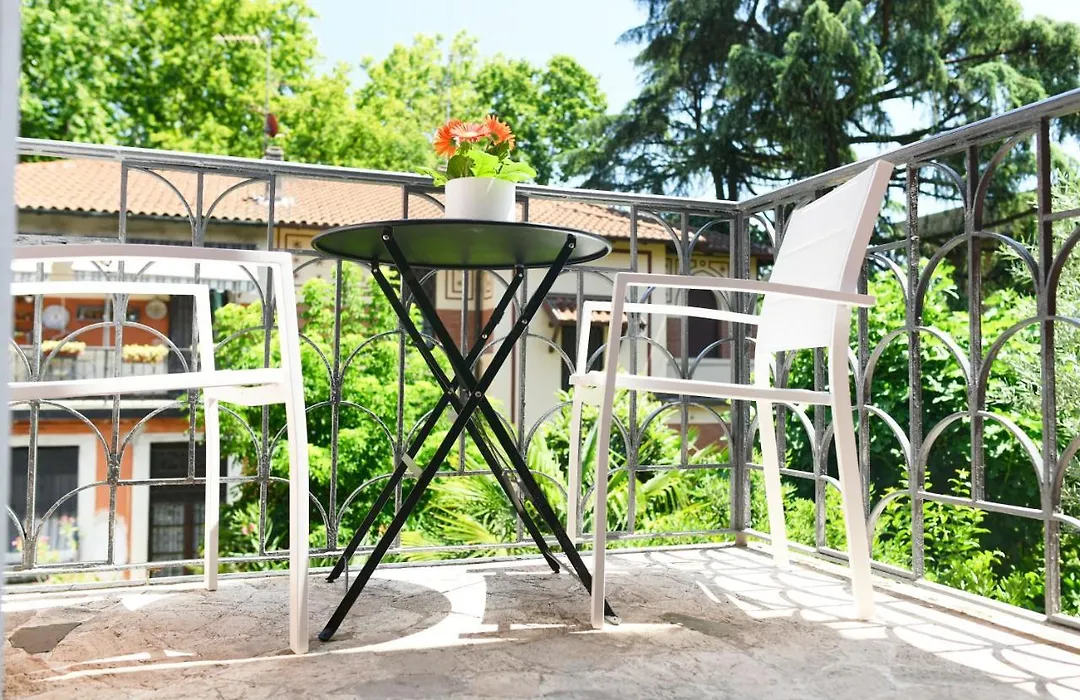 La Villa Bed & Breakfast-1
