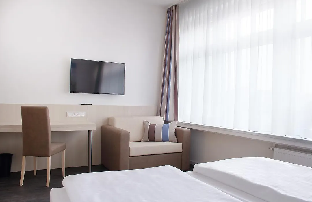 Viva Hotel Lübeck-1