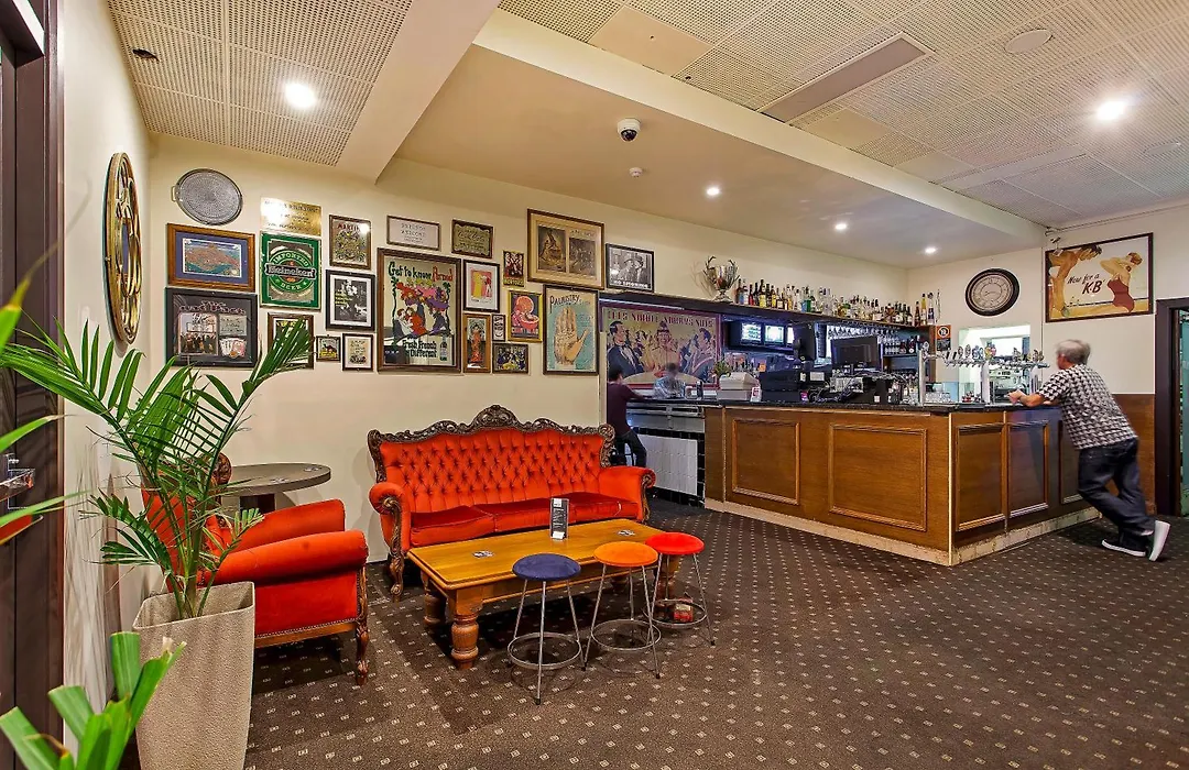 Commonwealth Hotel-1