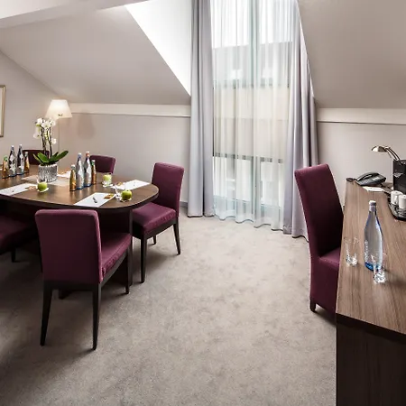 Holiday Inn Düsseldorf Hafen, an IHG Hotel-3