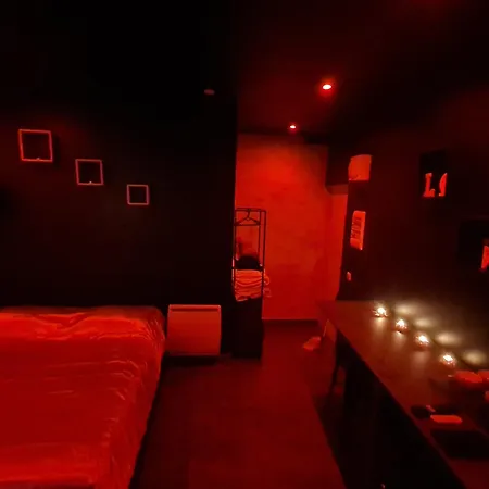 Love Room Jacuzzi-3