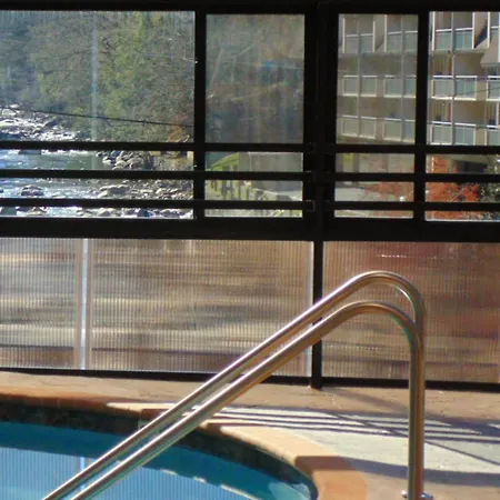 Baymont By Wyndham Gatlinburg On The River-3