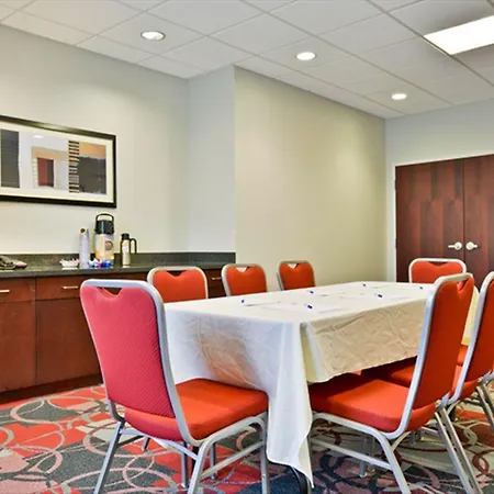 Holiday Inn Express & Suites Utica By Ihg-3