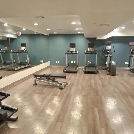 Holiday Inn Express Maspeth By Ihg-3