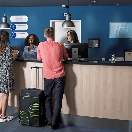 Holiday Inn Express Geneva Airport By Ihg-3