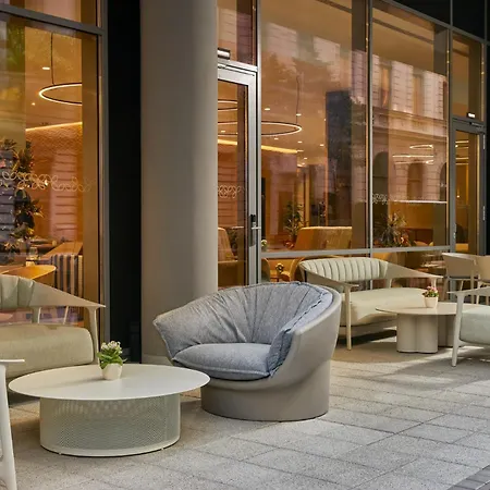 Hilton Garden Inn Budapest City Centre-3