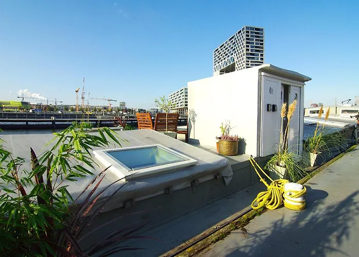 Eco Houseboat