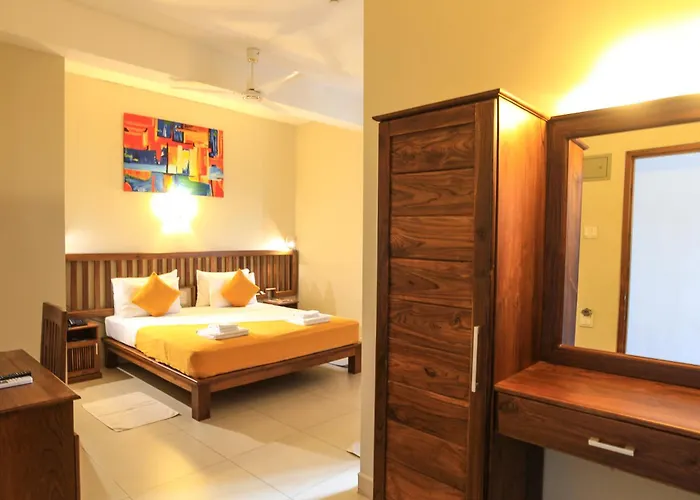 Port View City Hotel