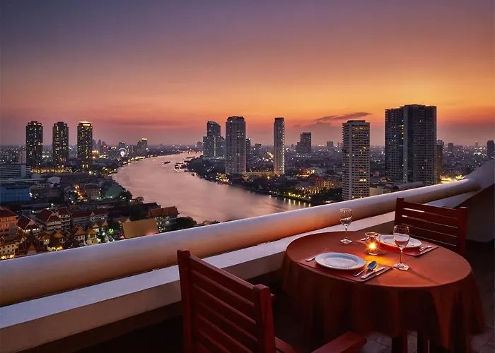 Centre Point Plus Hotel Silom - Newly Renovated